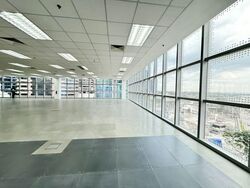 Lippo Centre (D2), Office #558258851